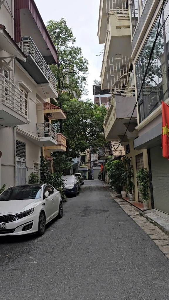 Bán 59M yên lạc tặng nhà phân lô VF3 vào nhà hai bà trưng