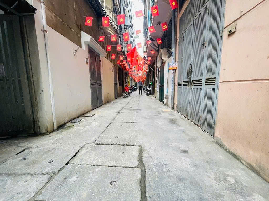 Bán 48M vĩnh tuy tặng nhà lô góc ô tô lùi cửa hai bà trưng