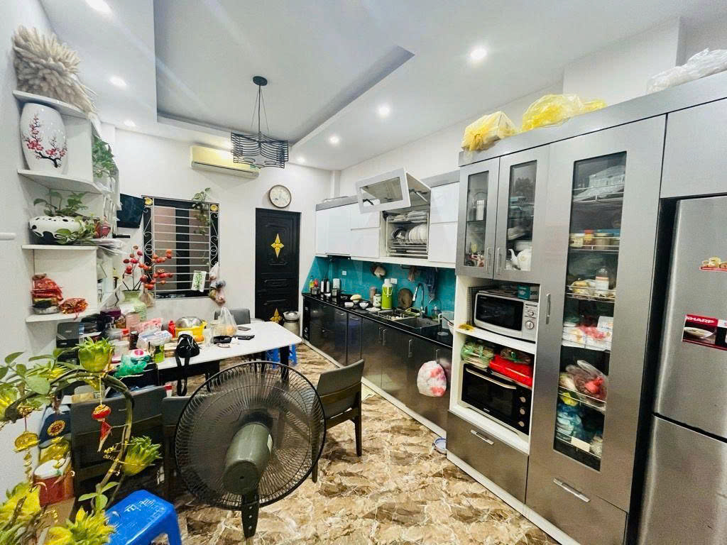 Bán nhà minh khai 4 tầng long lanh dân xây ô tô đỗ cửa ngõ thông hai bà trưng