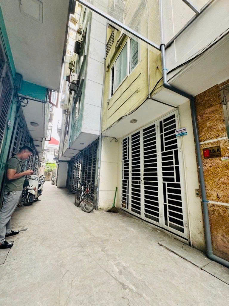 Bán nhà giáp nhị 5 tầng long lanh dân xâ VF3 thông hoàng mai