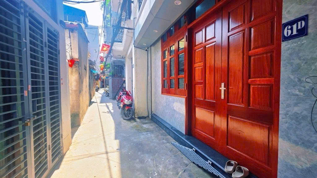 Bán nhà tam trinh cầu mai động 5 tầng long lanh dân xây lô góc hai bà trưng